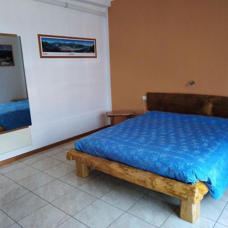 B&B Il Cortile Валмадрера Екстериор снимка
